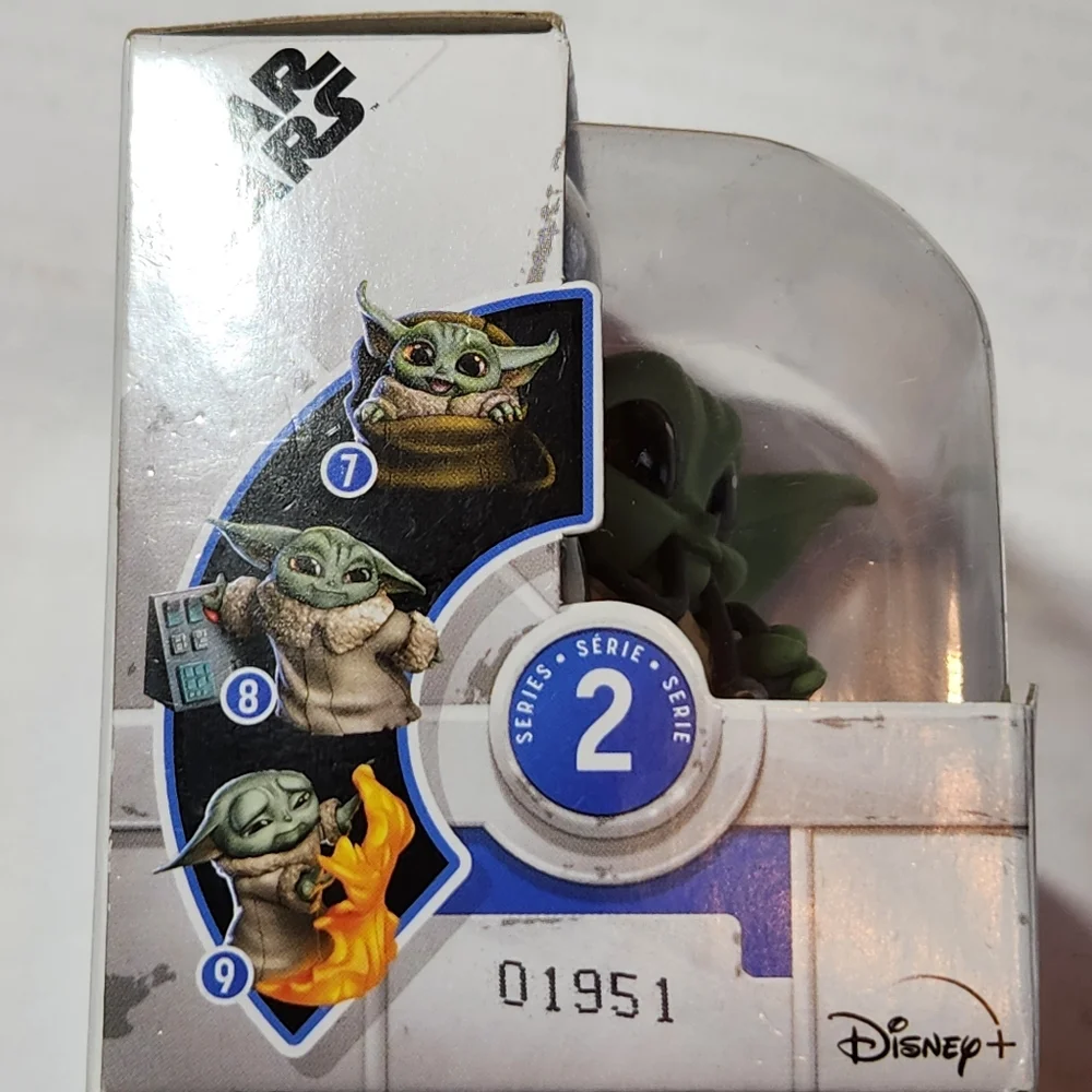 Disney Star Wars NWT Mandalorian Child Bounty Collection Series 2--#8 Figurine